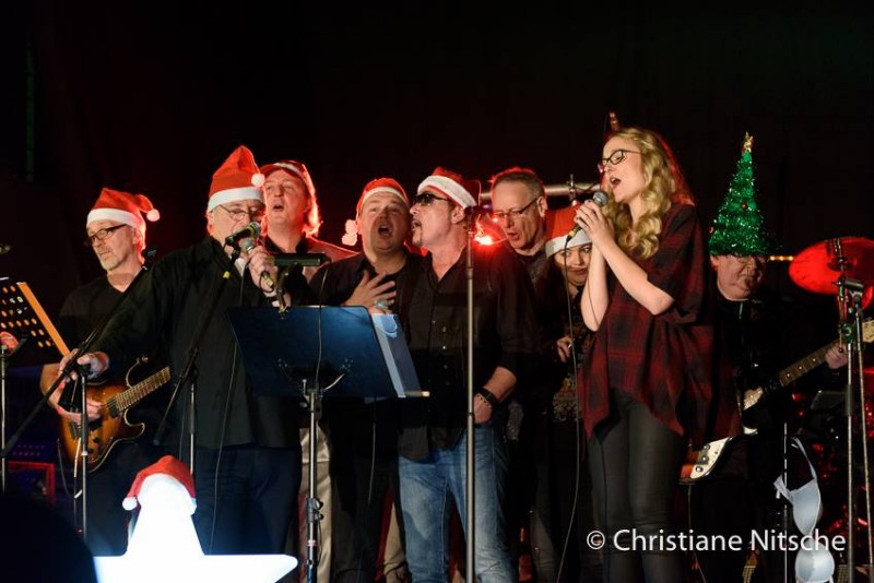 Alle Jahre wieder! Crazy Christmas Party 2018 mit Timeless und The Lightnings